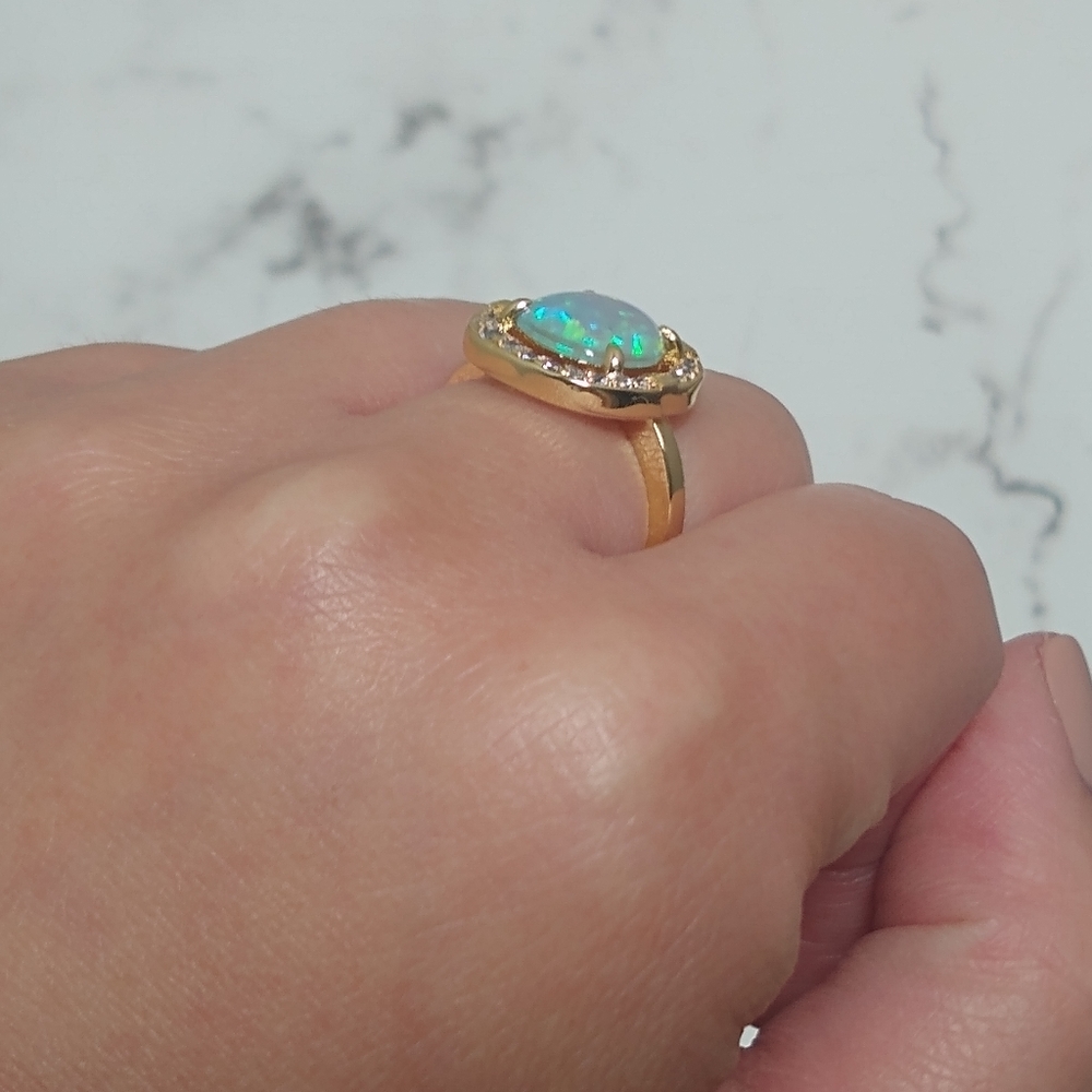 Elegant Gold Opal Ring with Diamond Accents - Picture 3 of 14